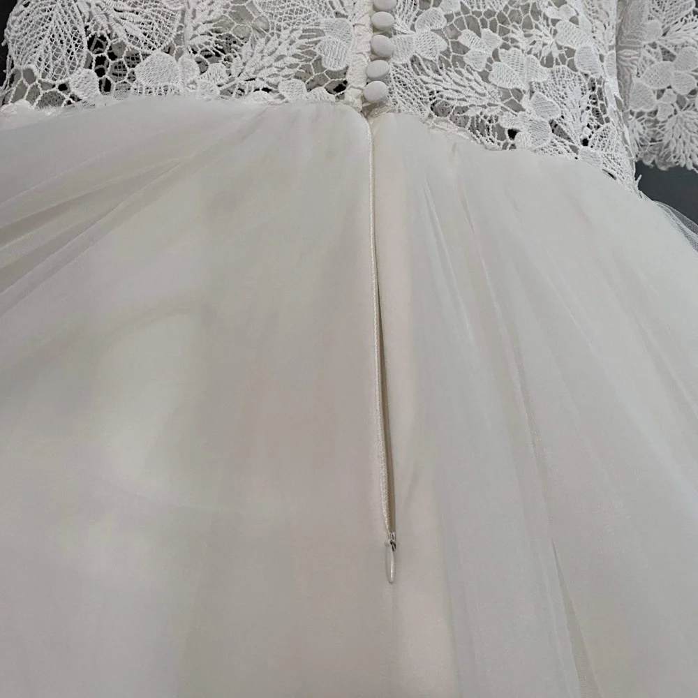 Wedding Dress - Picture 4 of 10